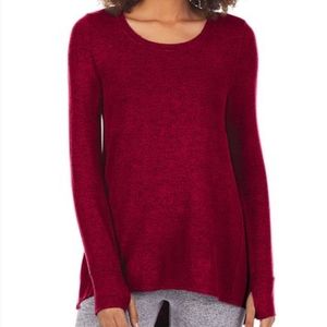 Cuddle Duds SoftKnit high-low tunic with thumb holes. Size small. Red.